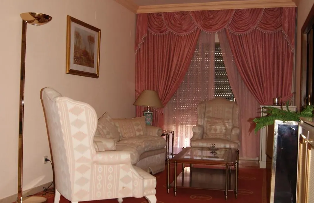 Hotel Reina Victoria-1